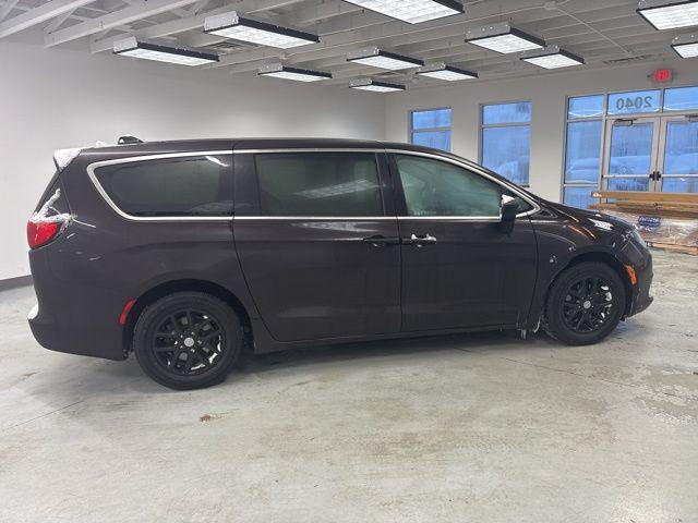 used 2017 Chrysler Pacifica car, priced at $7,000