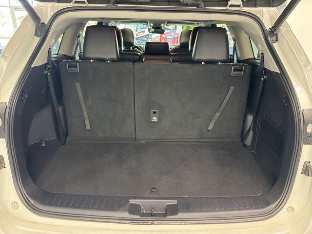 2021 Blizzard Pearl Toyota Highlander