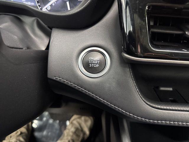 2021 Blizzard Pearl Toyota Highlander