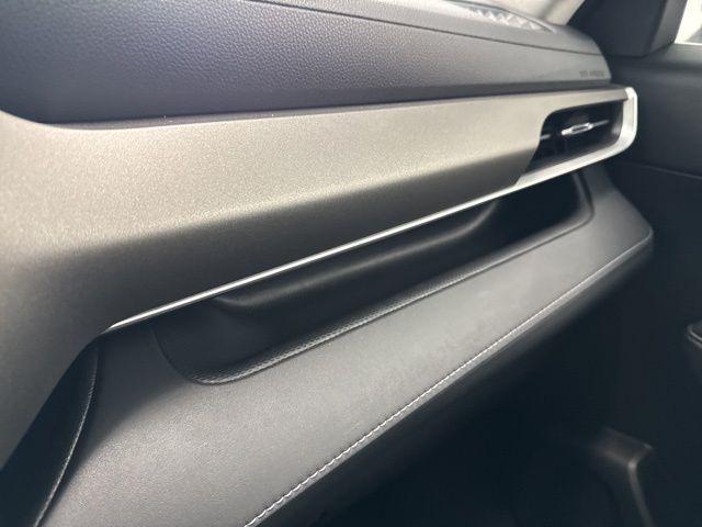 2021 Blizzard Pearl Toyota Highlander