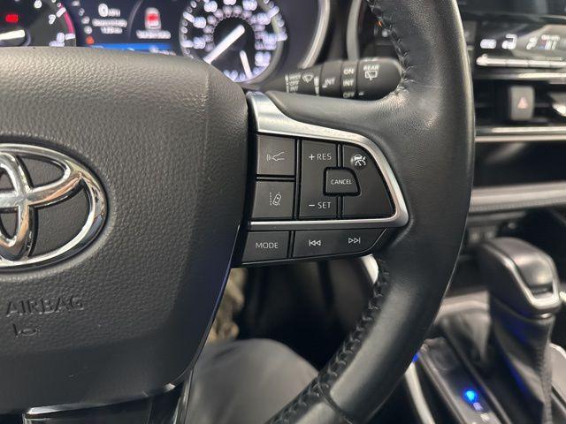 2021 Blizzard Pearl Toyota Highlander