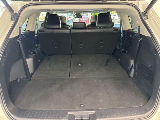 2021 Blizzard Pearl Toyota Highlander