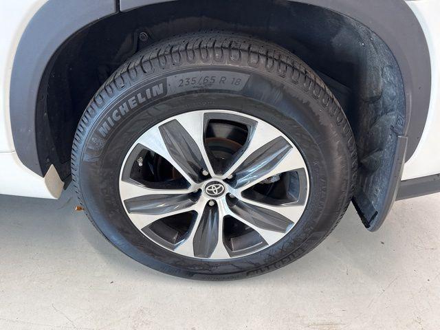 2021 Blizzard Pearl Toyota Highlander