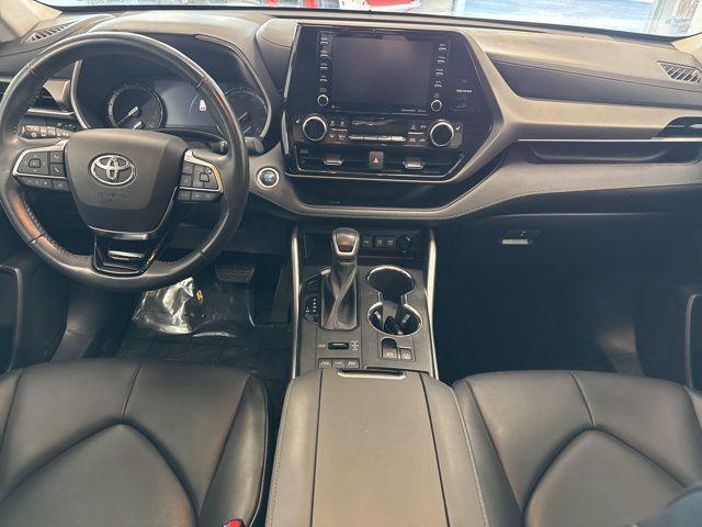 2021 Blizzard Pearl Toyota Highlander
