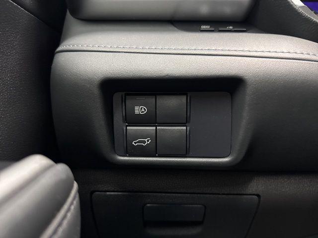 2021 Blizzard Pearl Toyota Highlander