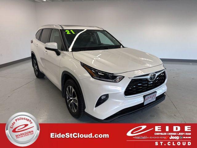 2021 Blizzard Pearl Toyota Highlander