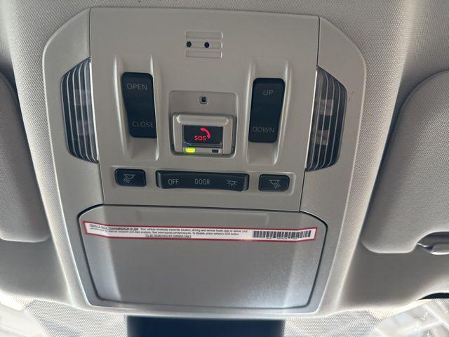 2021 Blizzard Pearl Toyota Highlander