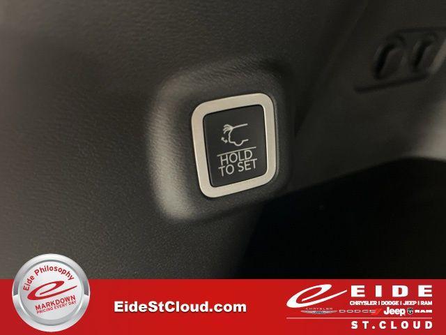 new 2026 Jeep Cherokee car, priced at $43,815