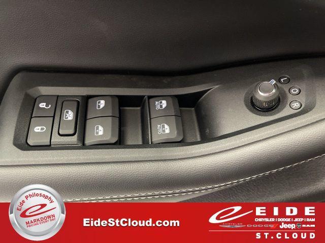 new 2025 Jeep Grand Cherokee car, priced at $40,913