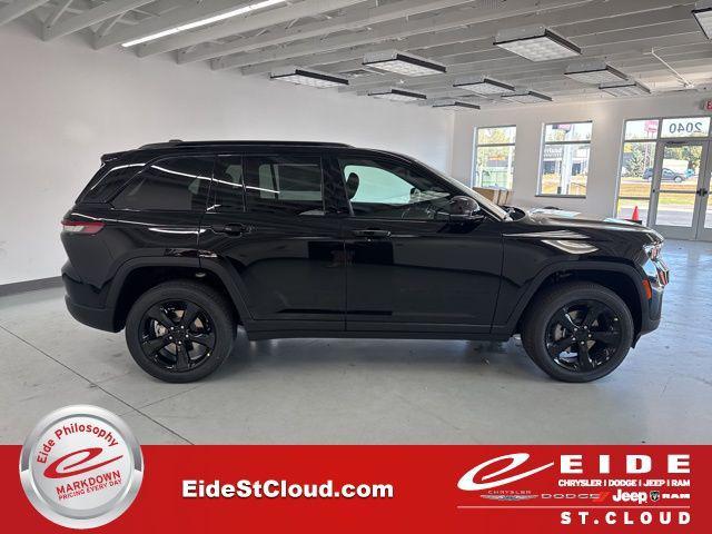 new 2025 Jeep Grand Cherokee car, priced at $40,913