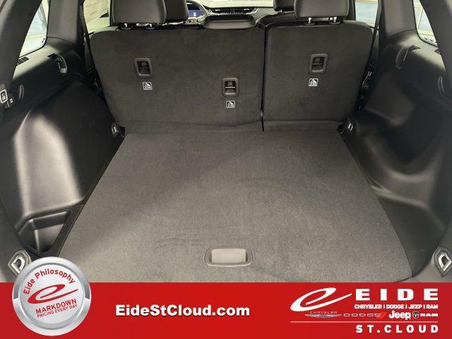 new 2025 Jeep Grand Cherokee car, priced at $40,913