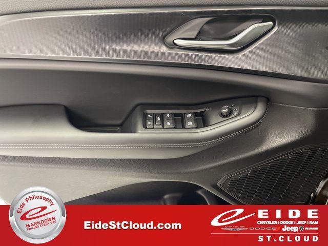 new 2025 Jeep Grand Cherokee car, priced at $40,913