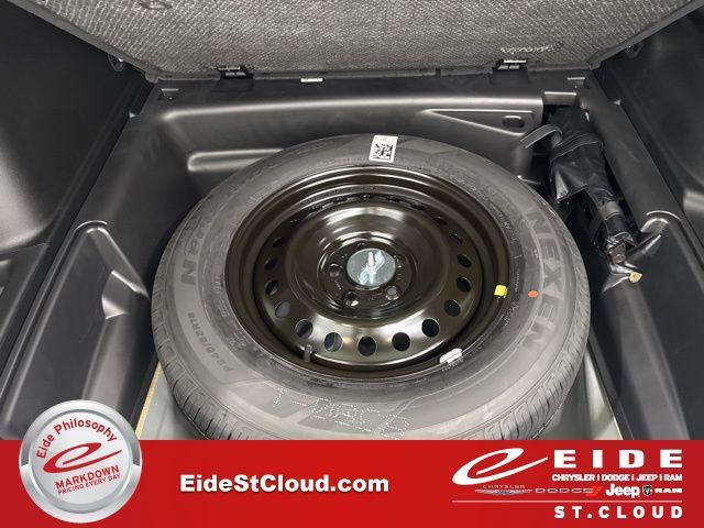 new 2025 Jeep Grand Cherokee car, priced at $40,913