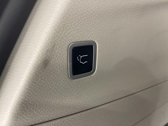 used 2023 Chrysler Pacifica car, priced at $22,500