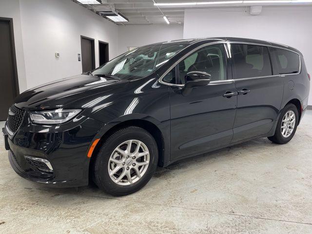 used 2023 Chrysler Pacifica car, priced at $22,500