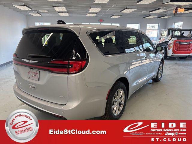 new 2026 Chrysler Pacifica car, priced at $45,276