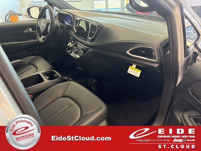 new 2026 Chrysler Pacifica car, priced at $45,276