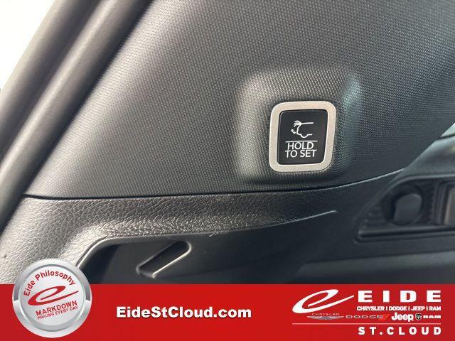 new 2025 Jeep Grand Cherokee car, priced at $37,256