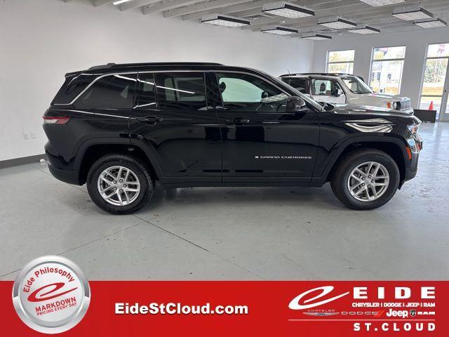 new 2025 Jeep Grand Cherokee car, priced at $37,256