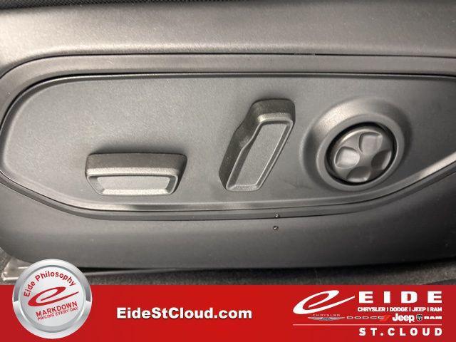 new 2025 Jeep Grand Cherokee car, priced at $37,256