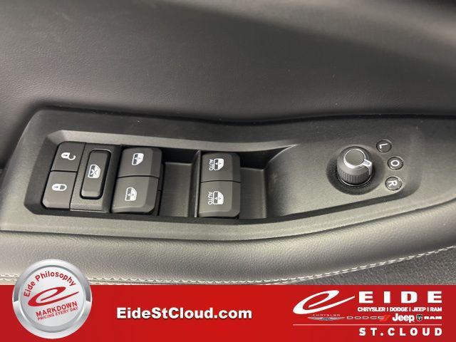 new 2025 Jeep Grand Cherokee car, priced at $37,256