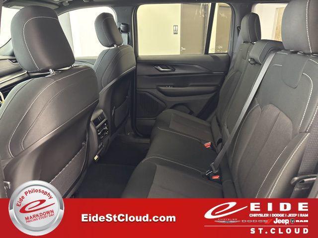 new 2025 Jeep Grand Cherokee car, priced at $37,256