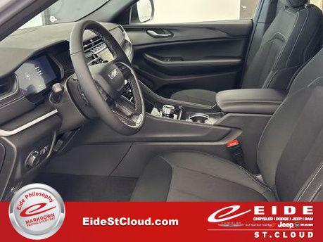 new 2025 Jeep Grand Cherokee car, priced at $37,256