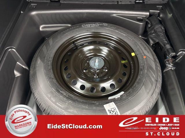 new 2025 Jeep Grand Cherokee car, priced at $37,256