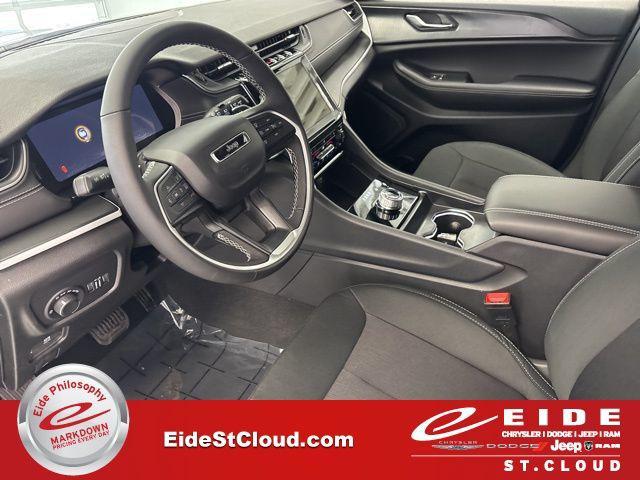 new 2025 Jeep Grand Cherokee car, priced at $37,256