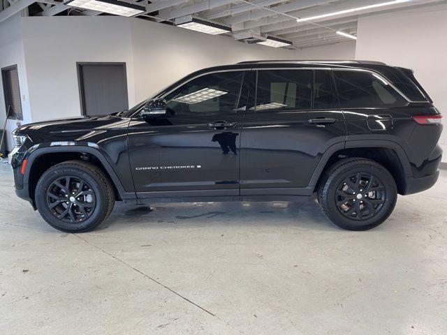 used 2023 Jeep Grand Cherokee car, priced at $30,500