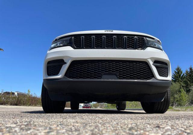 used 2024 Jeep Grand Cherokee car, priced at $30,850