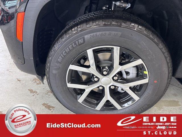 new 2025 Jeep Grand Cherokee car, priced at $45,651