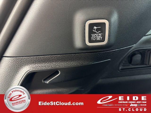 new 2025 Jeep Grand Cherokee car, priced at $45,651