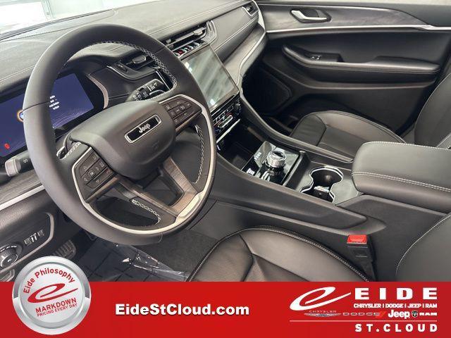 new 2025 Jeep Grand Cherokee car, priced at $45,651