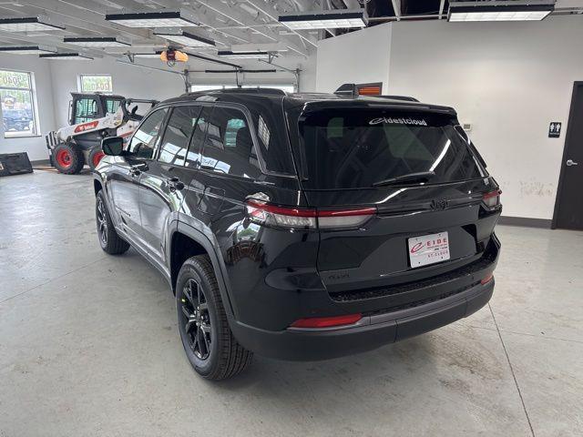 new 2026 Jeep Grand Cherokee car, priced at $40,995