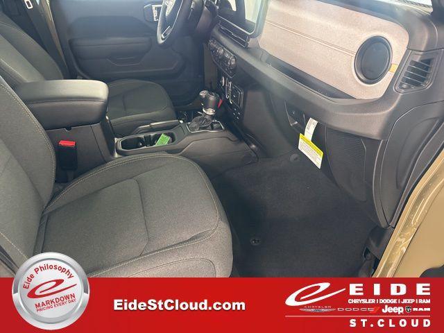 new 2026 Jeep Gladiator car, priced at $45,070