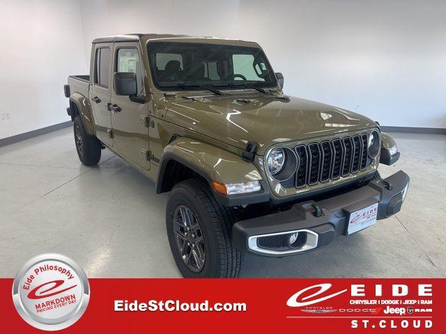 new 2026 Jeep Gladiator car, priced at $45,070