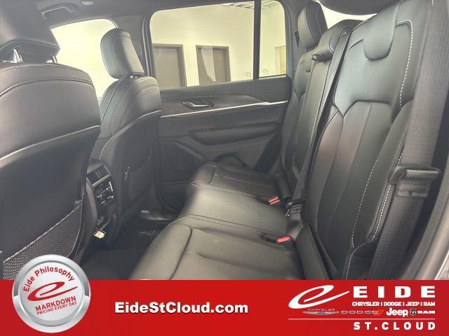 new 2025 Jeep Grand Cherokee car, priced at $38,915