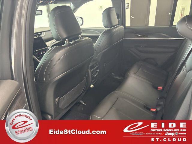 new 2025 Jeep Grand Cherokee car, priced at $38,915