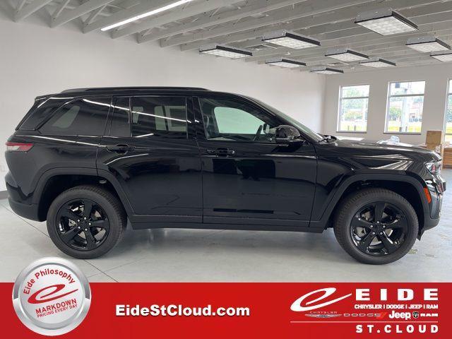 new 2025 Jeep Grand Cherokee car, priced at $41,164