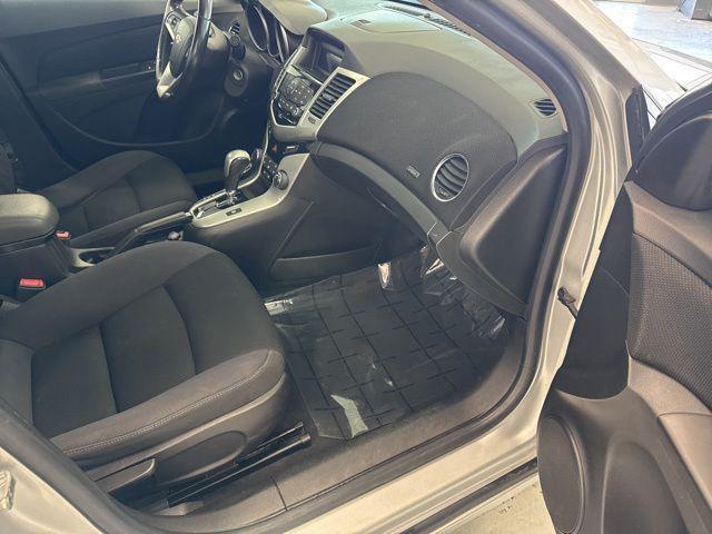 used 2014 Chevrolet Cruze car, priced at $5,500