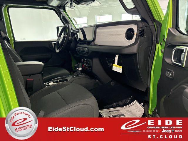 new 2025 Jeep Wrangler car, priced at $45,462