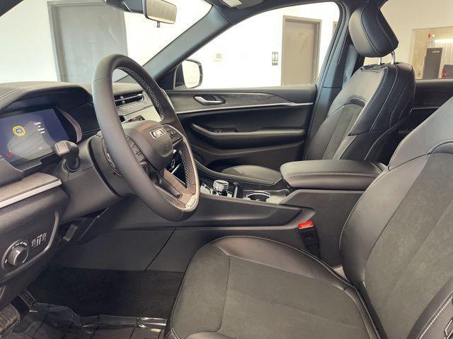 new 2026 Jeep Grand Cherokee car, priced at $39,997