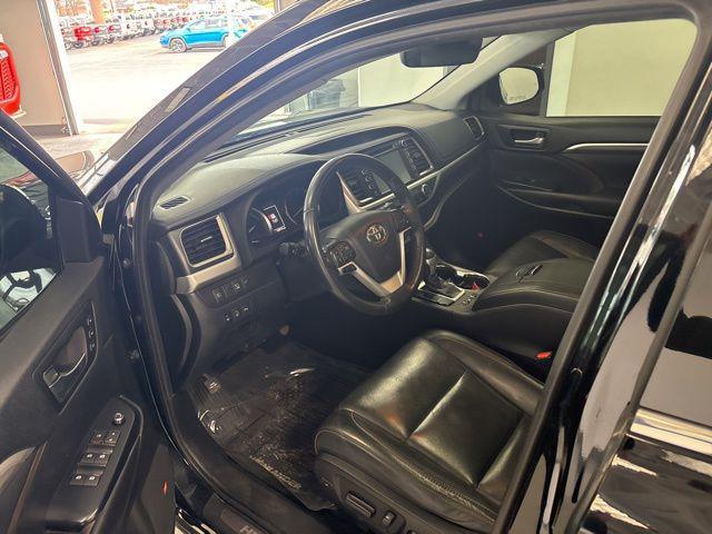 used 2019 Toyota Highlander Hybrid car, priced at $24,850