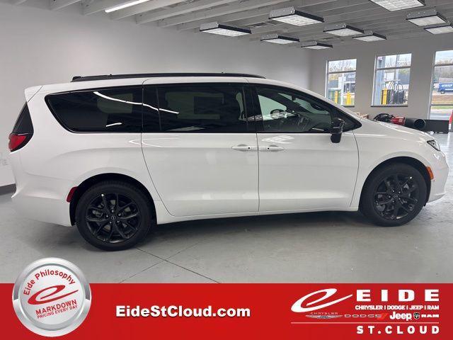 new 2026 Chrysler Pacifica car, priced at $50,223