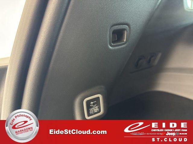 new 2026 Jeep Cherokee car, priced at $46,215