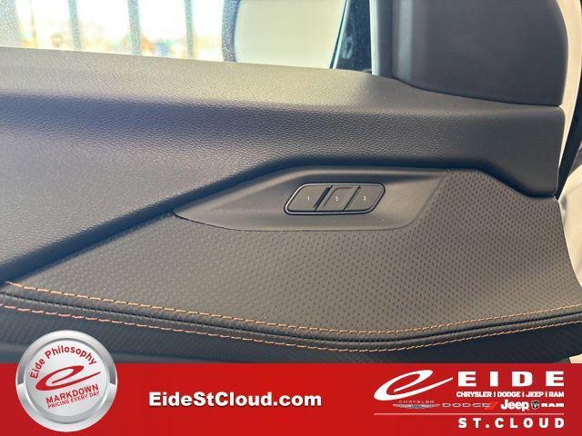 new 2026 Jeep Cherokee car, priced at $46,215