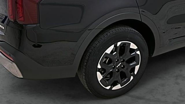 used 2024 Kia Sorento car, priced at $25,000
