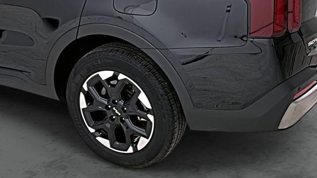 used 2024 Kia Sorento car, priced at $25,000
