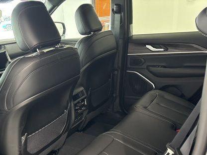 new 2026 Jeep Grand Cherokee car, priced at $40,781